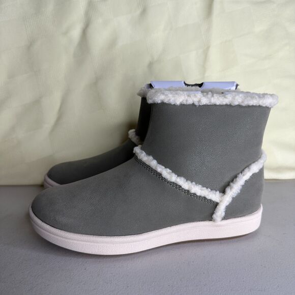 Cloudsteppers by Clarks Faux Fur Ankle Boots Step Glow Rose Dusty Olive 5M NWB - Picture 2 of 11